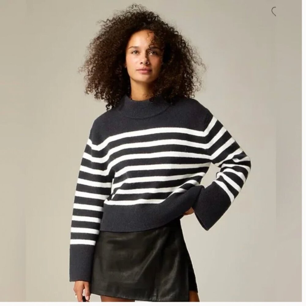 J.Crew Women’s Chunky crewneck sweater in Supersoft‎ yarn - Size Large